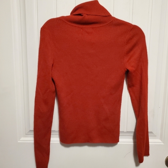 Takeout Deep Red Turtleneck Sweater Size M - Picture 4 of 6